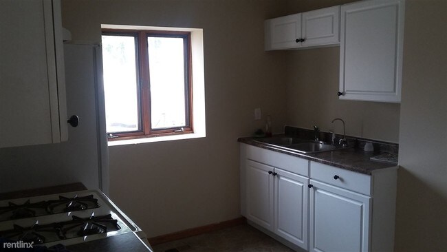 Building Photo - 3 br, 2 bath House - 327 Annapolis St W