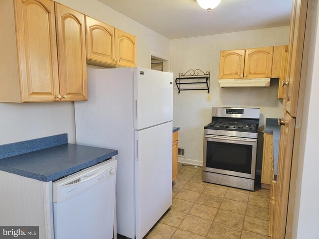 Foto del edificio - 9810 Hilltop Dr