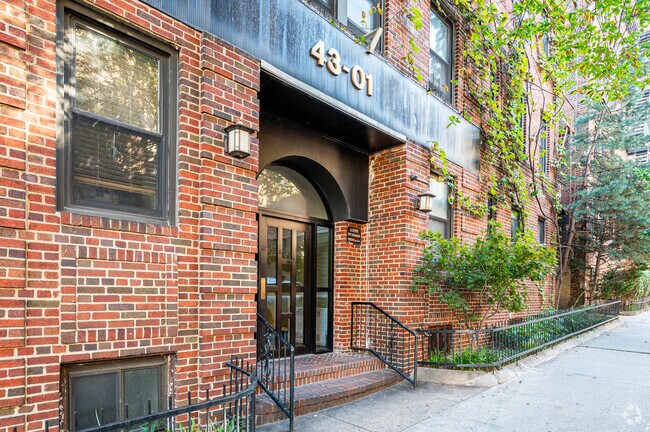 Foto del edificio - 4301 46th St
