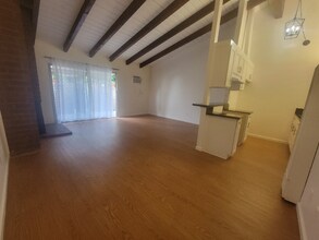 Building Photo - 7340 Ventura Canyon Ave