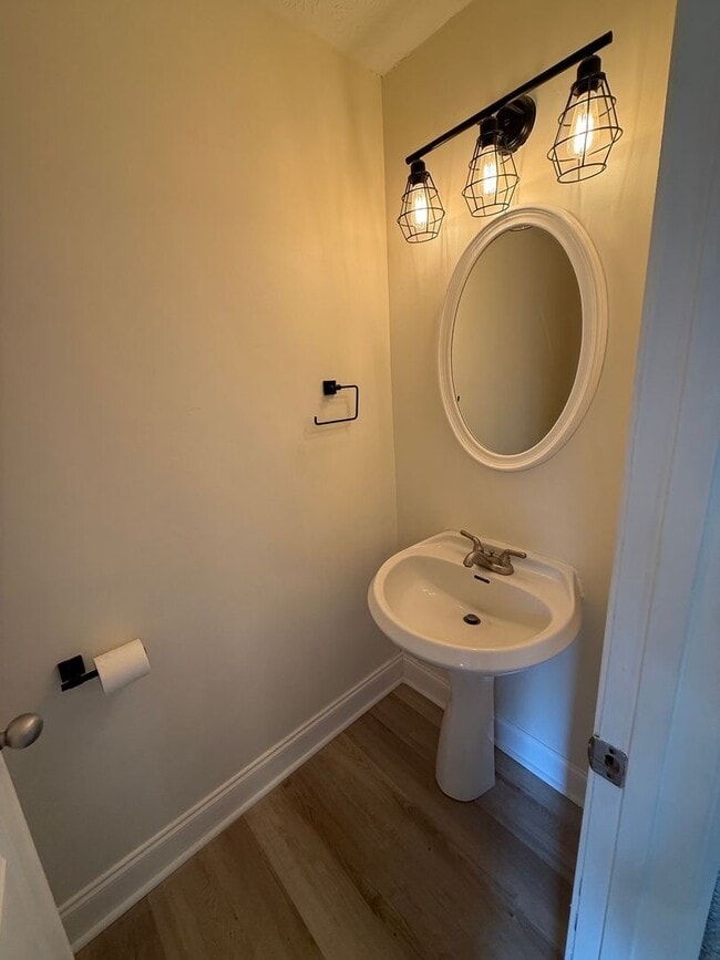 Building Photo - Convenient West Athens 2BD/2.5BA Townhome Minutes from UGA