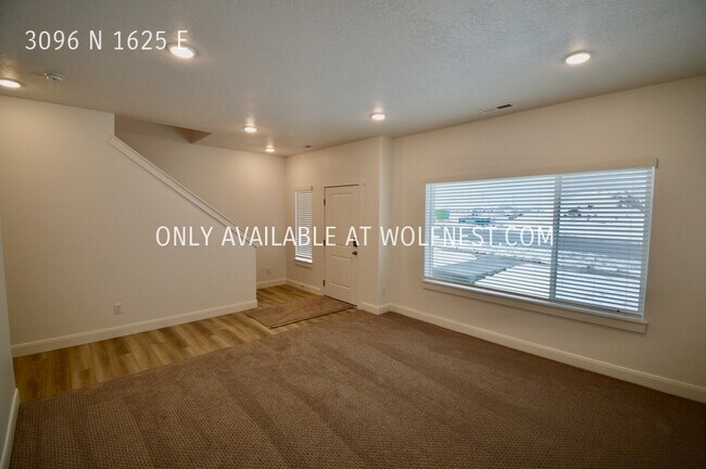 Foto del edificio - Stunning 4 Bedroom Layton Townhome! No Dep...
