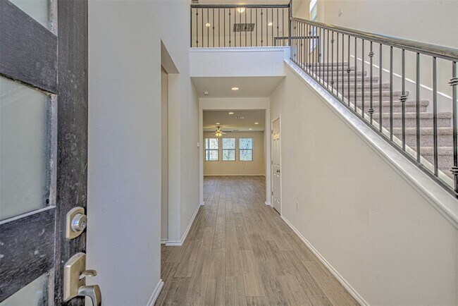 Building Photo - 15204 Kookaburra Path