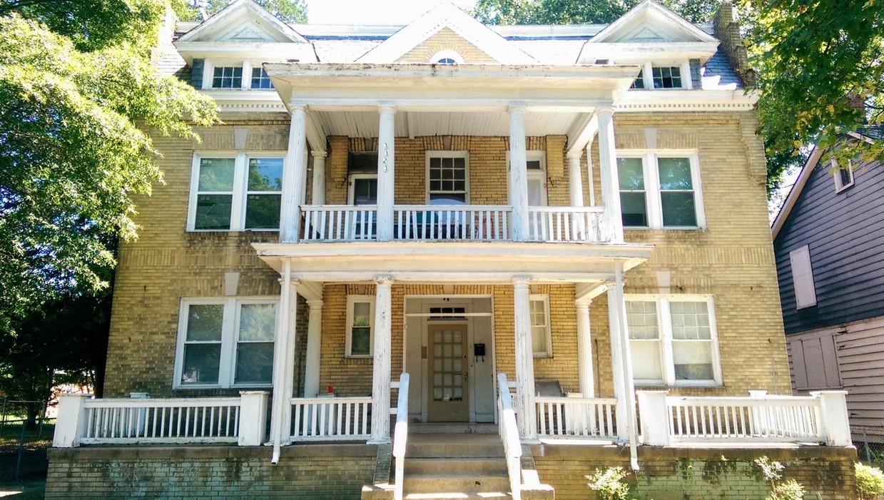 Foto principal - 3321 1st Ave