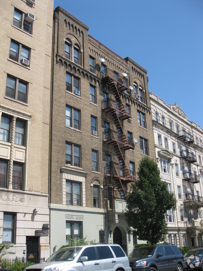 Foto del edificio - 159  Eastern Parkway