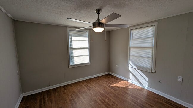 Foto del edificio - 807 McArthur Blvd