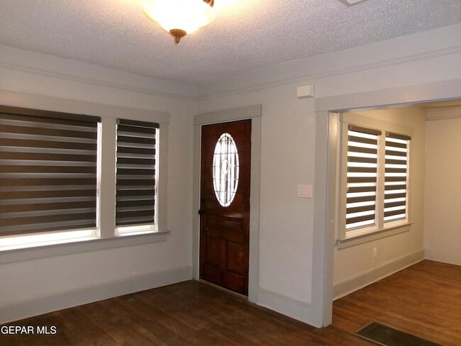 Foto del edificio - 3733 Bliss Ave