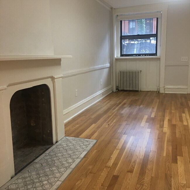 Building Photo - 51 Douglass St