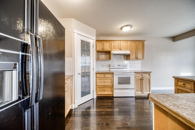 Photo du bâtiment - 413 300 Bayside Pl