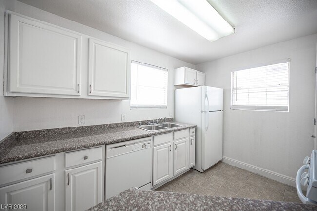 Building Photo - 2801 N Rainbow Blvd