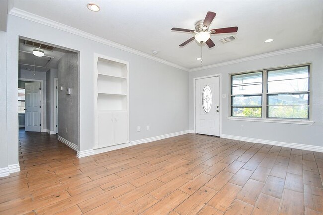 Foto del edificio - 455 Glenburnie Dr