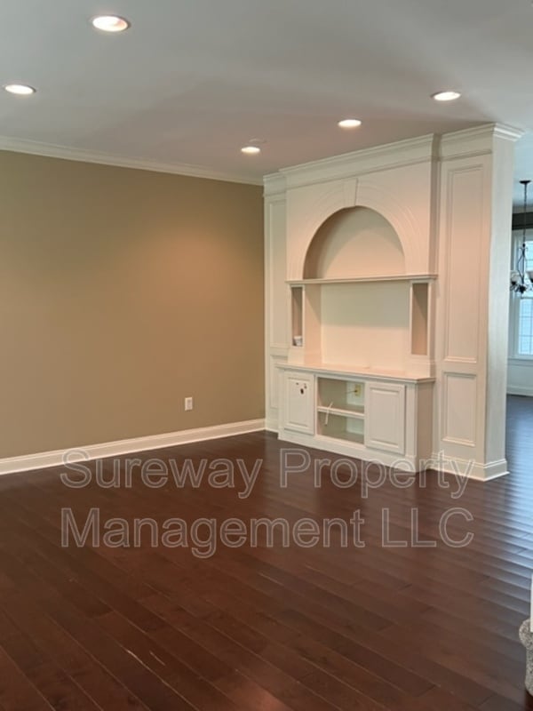 Building Photo - 53 Malsbury St