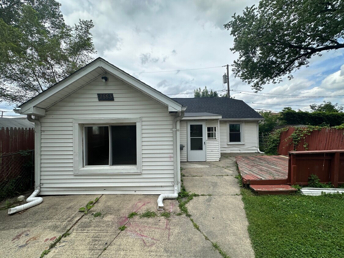 Foto principal - 7553 Orchard Ave