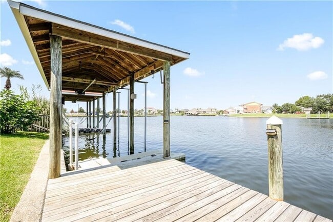 Building Photo - 1784 Marina Dr