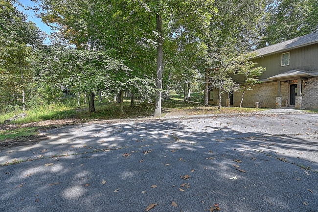 Building Photo - 208 Dean St