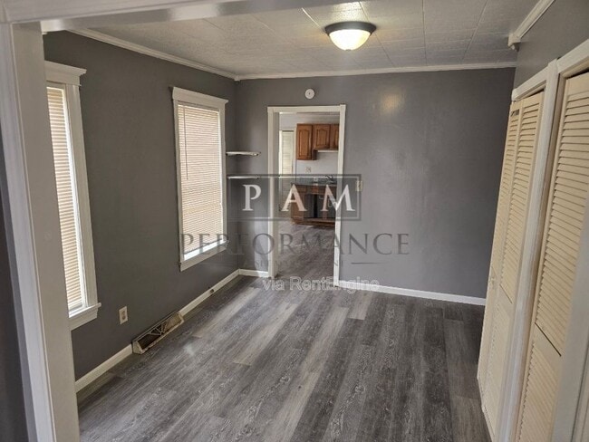 Building Photo - 1208 59th St