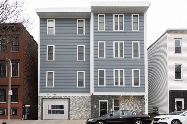 Building Photo - 188 Paris St