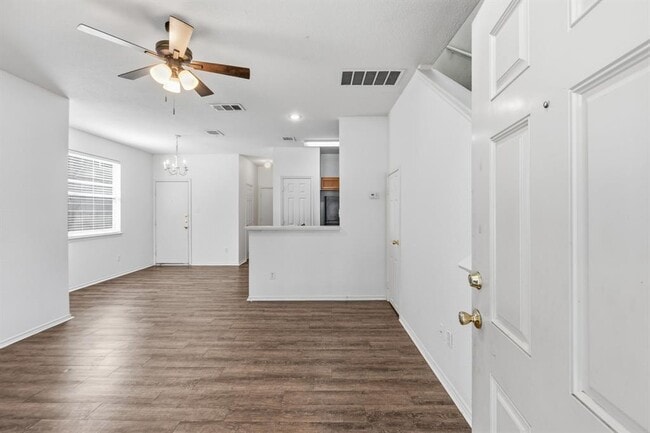 Foto del edificio - 14512 Harris Ridge Blvd