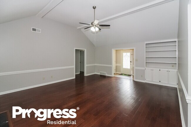 Foto del edificio - 1592 Fox Trace Dr