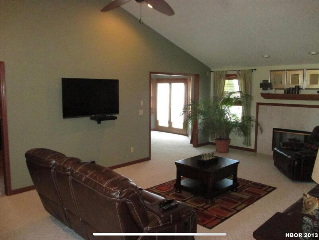 Building Photo - 804 Hunters Creek Dr