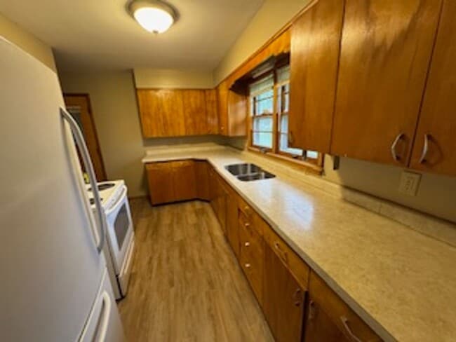 Building Photo - BE IN YOUR NEW HOME BY THE HOLIDAYS!