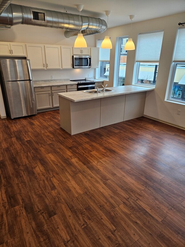 Building Photo - Tama Too Apartments