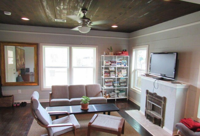 Foto del edificio - 5113 Lindsay St