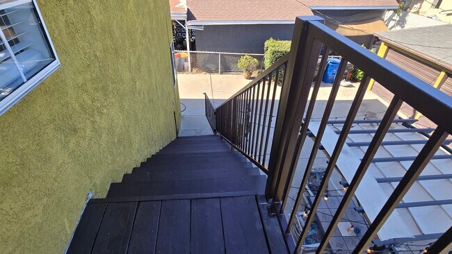Foto del edificio - 3554 Locke Ave
