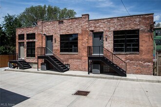 Building Photo - 3002 Franklin Blvd