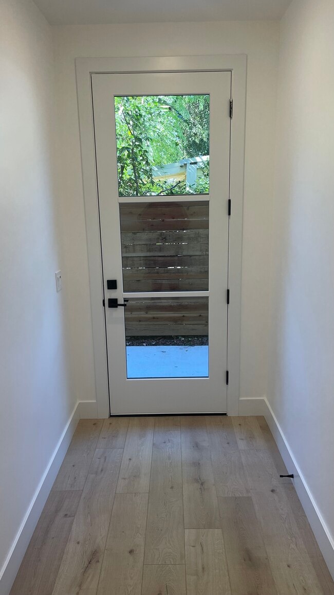 Building Photo - 1012 Uptown Aly