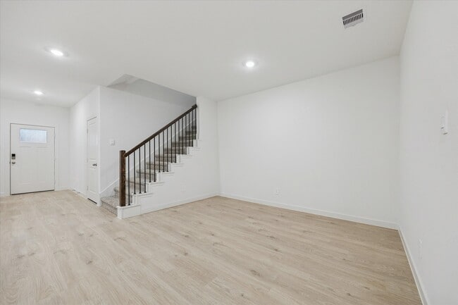 Building Photo - 4127 Camden Lakes St