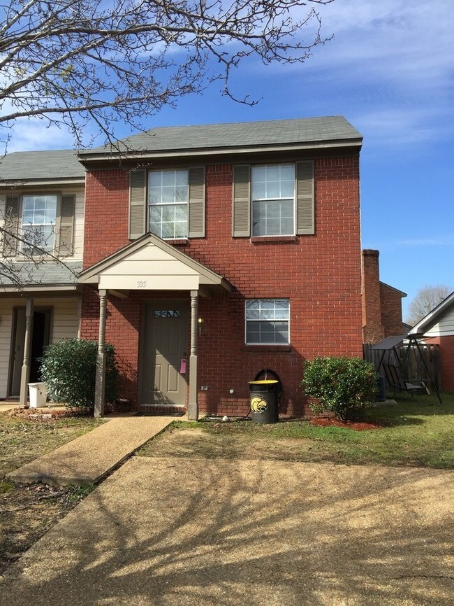 335 Meadowoods Dr, Jackson, MS 39211 House for Rent in Jackson, MS