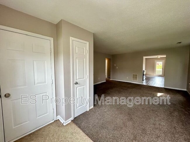 Building Photo - 515 Bridgestone Dr