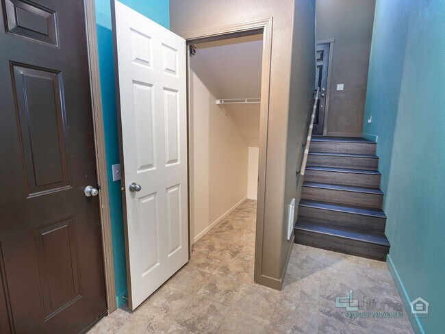 Building Photo - Discover your new home in the sought-after...