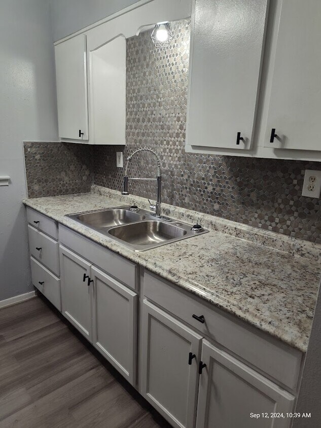 Foto principal - 7404 Hanzi Dr