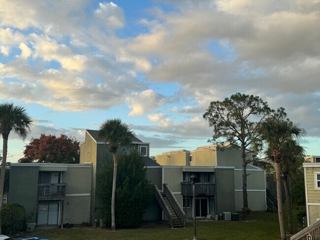 Building Photo - 325 Scottsdale Sq