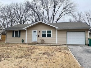 Building Photo - 712 Juniper Dr