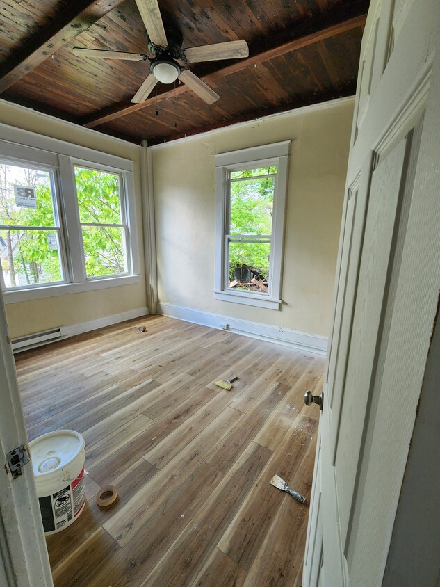 Foto principal - 37 Eighth St NW