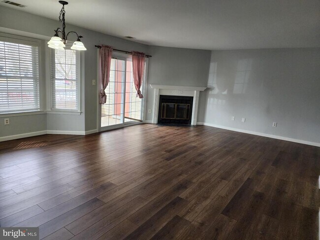 Foto del edificio - 118 Acadia Ct