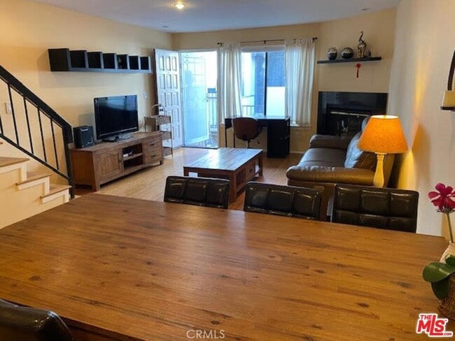 Foto del edificio - 12717 Mitchell Ave