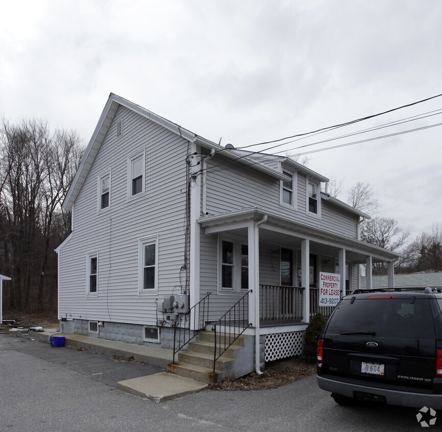 Building Photo - 148 Putnam Pike
