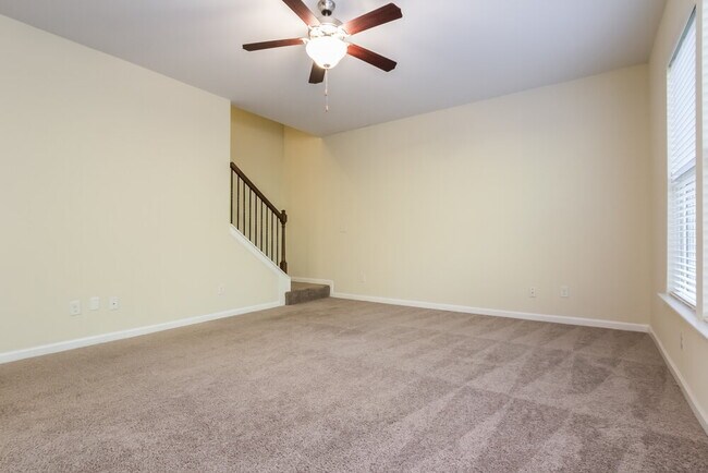 Foto del edificio - 308 Darbys Run Ct