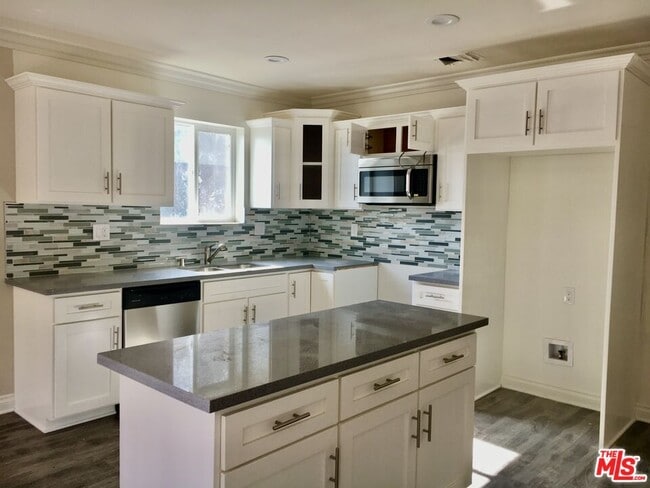 Foto del edificio - 2702 W Bellevue Ave