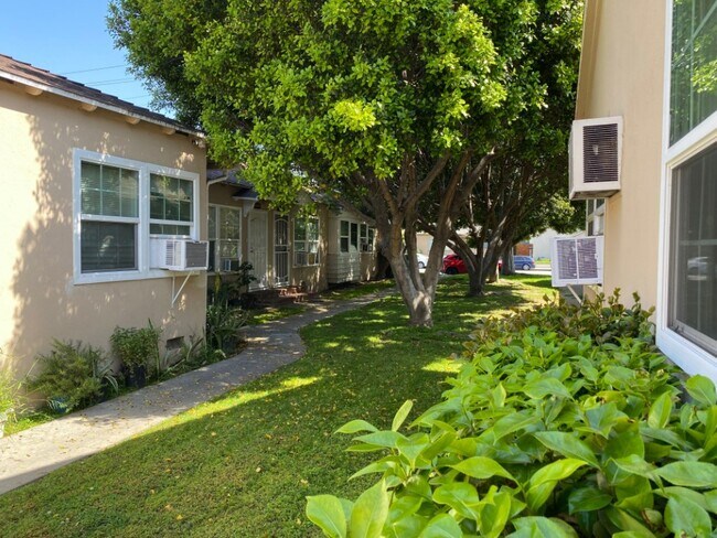 Foto del edificio - 11653 Magnolia Blvd