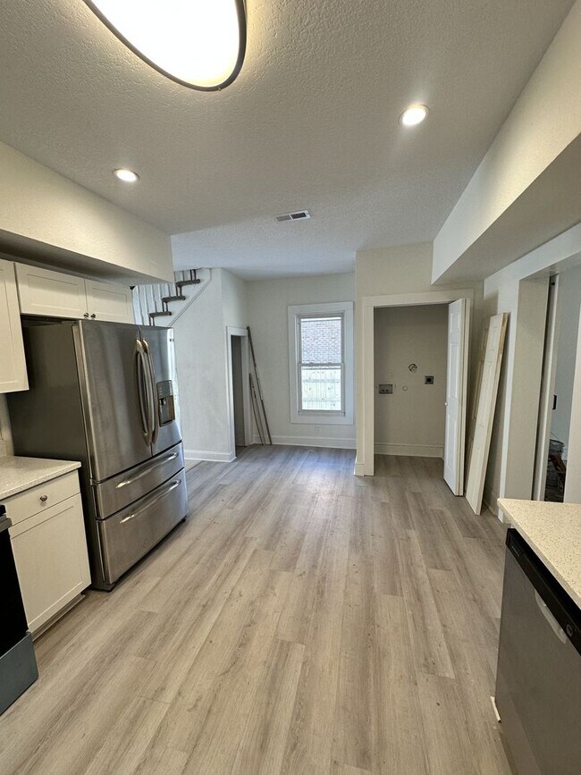 Building Photo - Gorgeous Four Bedroom Completed Upgraded