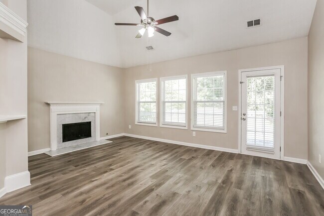 Foto del edificio - 4818 Clove Dr SW