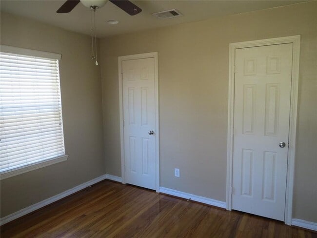 Foto del edificio - 2 Bedroom 1 Bathroom Washer/Dryer included.