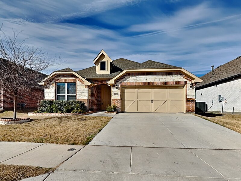 Foto principal - 14828 Chipwood Dr