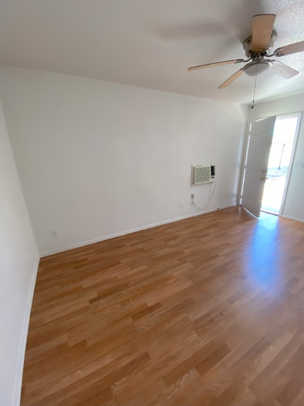 Building Photo - 1580 E Courtney Pl