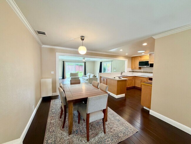 Foto del edificio - 4328 Stevenson Blvd